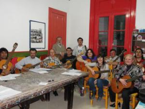 Guitarras del Barrio: Comienzan las clases en el SUMAc